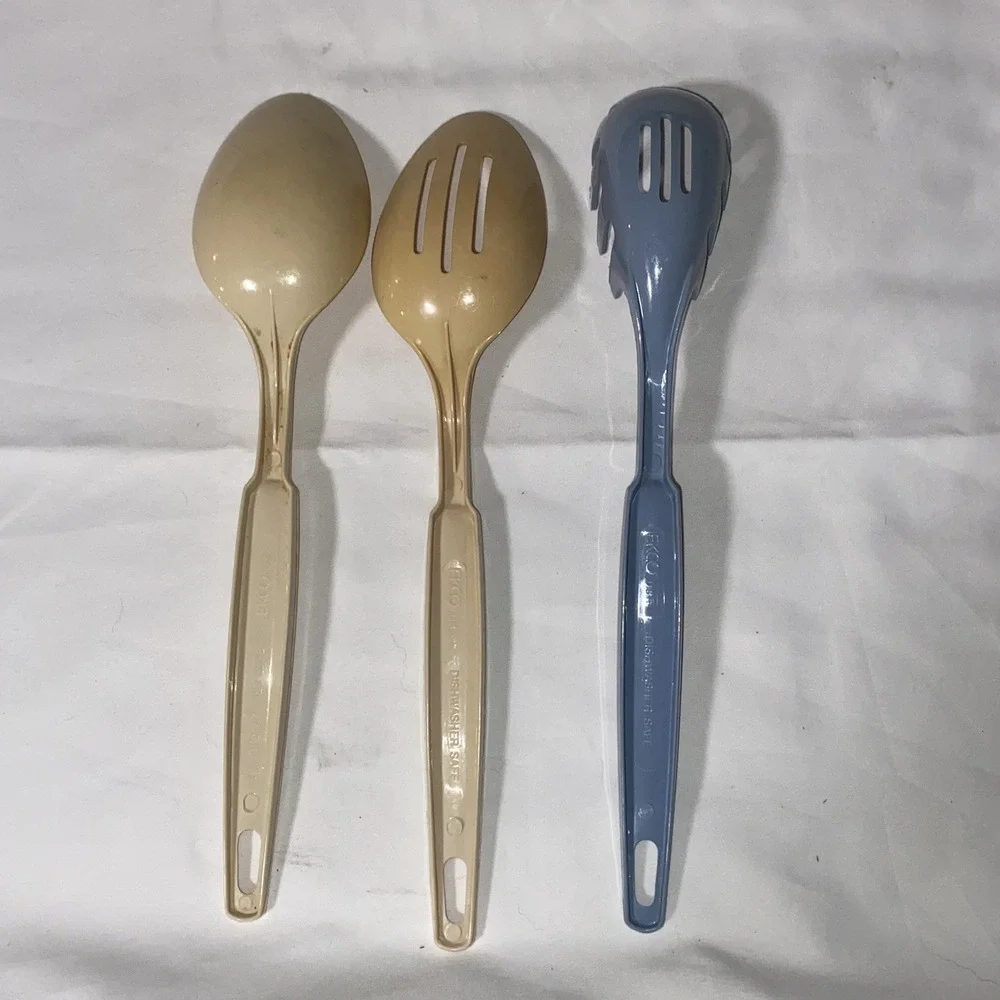 VTG Ekco‎ Set of 3 Serving Utensils Slotted, Solid & Pasta Spoons Almond/ blue